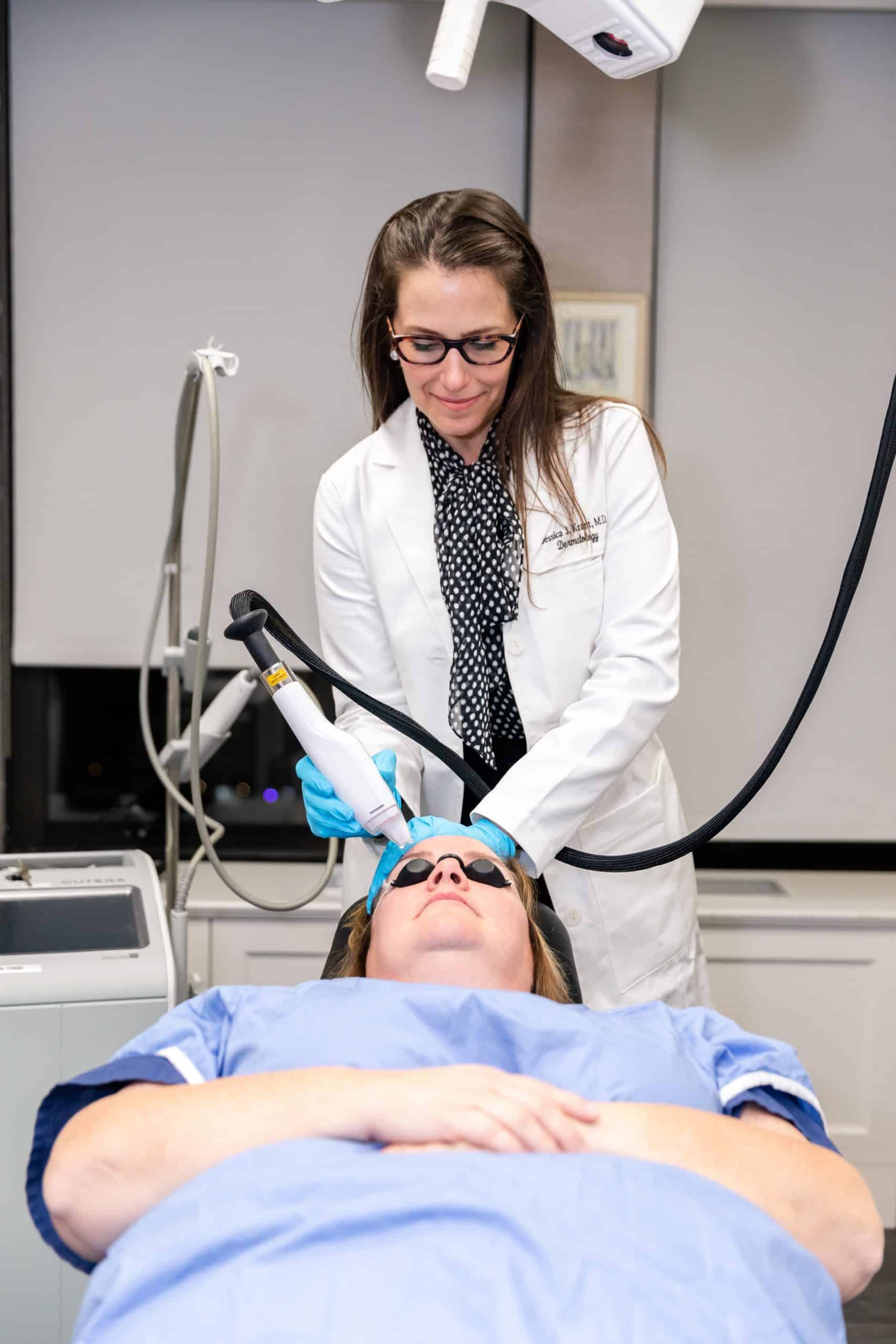 Dr_Krant_LaseMD_Female_Skin_New_York_NYC_76549 dr-abraham-consulting-female-patient