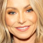 Here’s What Kelly Ripa Looks Like Without Makeup