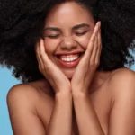 This 1-Minute Trick Will De-Bloat Your Face, Beauty Experts Say