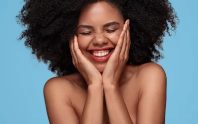 This 1-Minute Trick Will De-Bloat Your Face, Beauty Experts Say