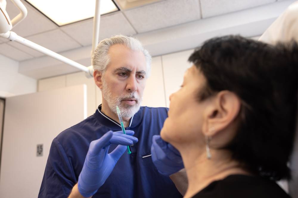 lsscny dr anolik examining patient new york ny